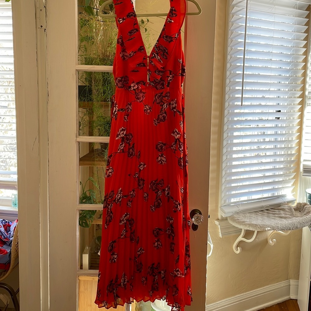 SHOP CLOSED UNTIL FEBRUARY 2024! Tags Removed Pleated Floral Lulu's Maxi Dress